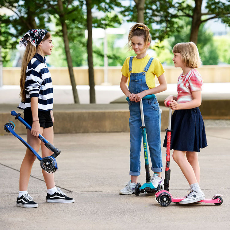 Micro Maxi Deluxe foldbart LED løbehjul til børn – Navy
