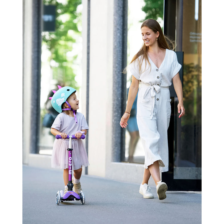 Micro Mini Deluxe Foldbart LED børneløbehjul – Pink