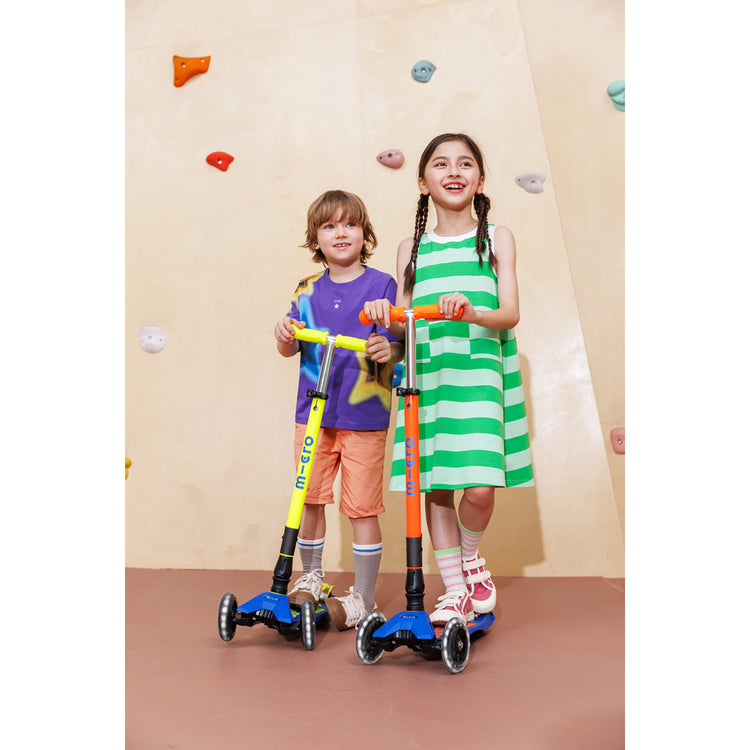 Micro Maxi Deluxe LED løbehjul til børn, foldbar – Neon Canary Yellow