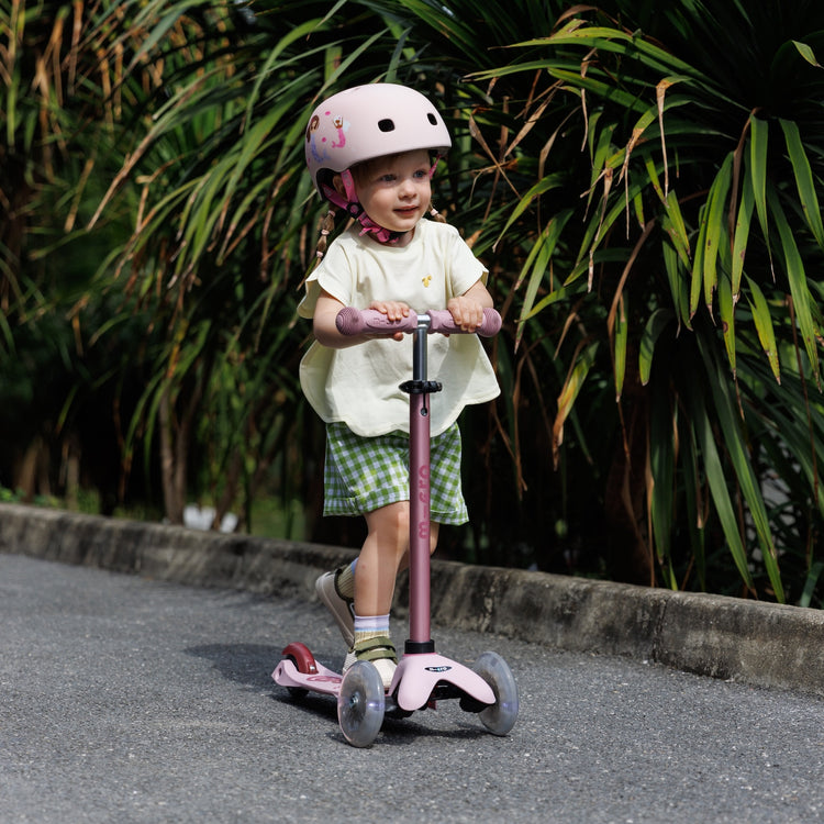 Micro Mini2grow Deluxe Magic LED løbehjul til børn – Dusty Rose