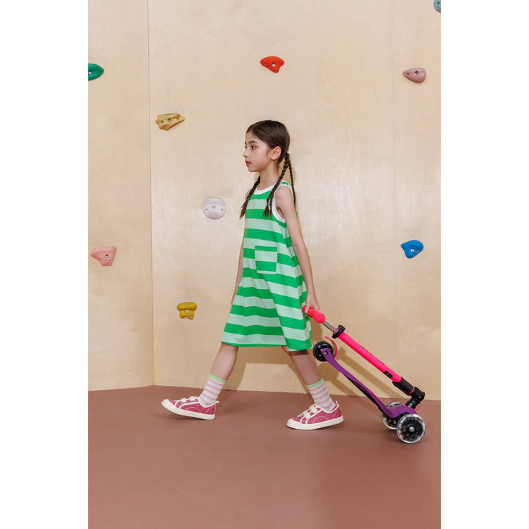 Micro Maxi Deluxe LED foldbart børneløbehjul – Neon Ultra Pink