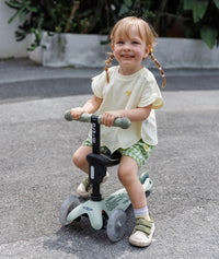 Micro Mini2grow Deluxe Magic LED løbehjul til børn – Olive Sage